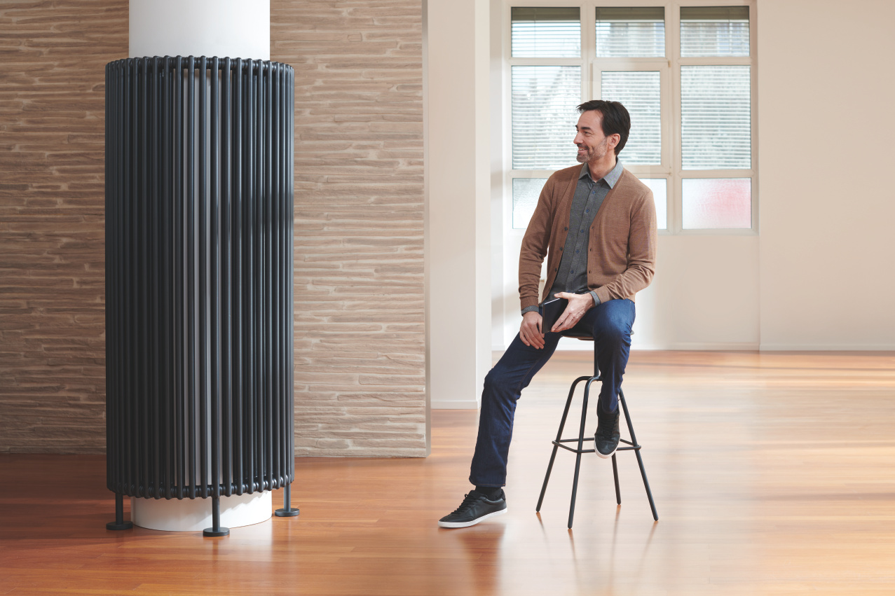 Photograph Zehnder Charleston Decorative radiator Side view