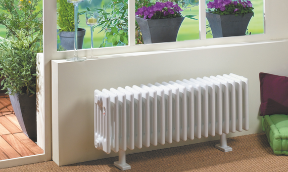 Zehnder Charleston - před okna s nízkým parapetem