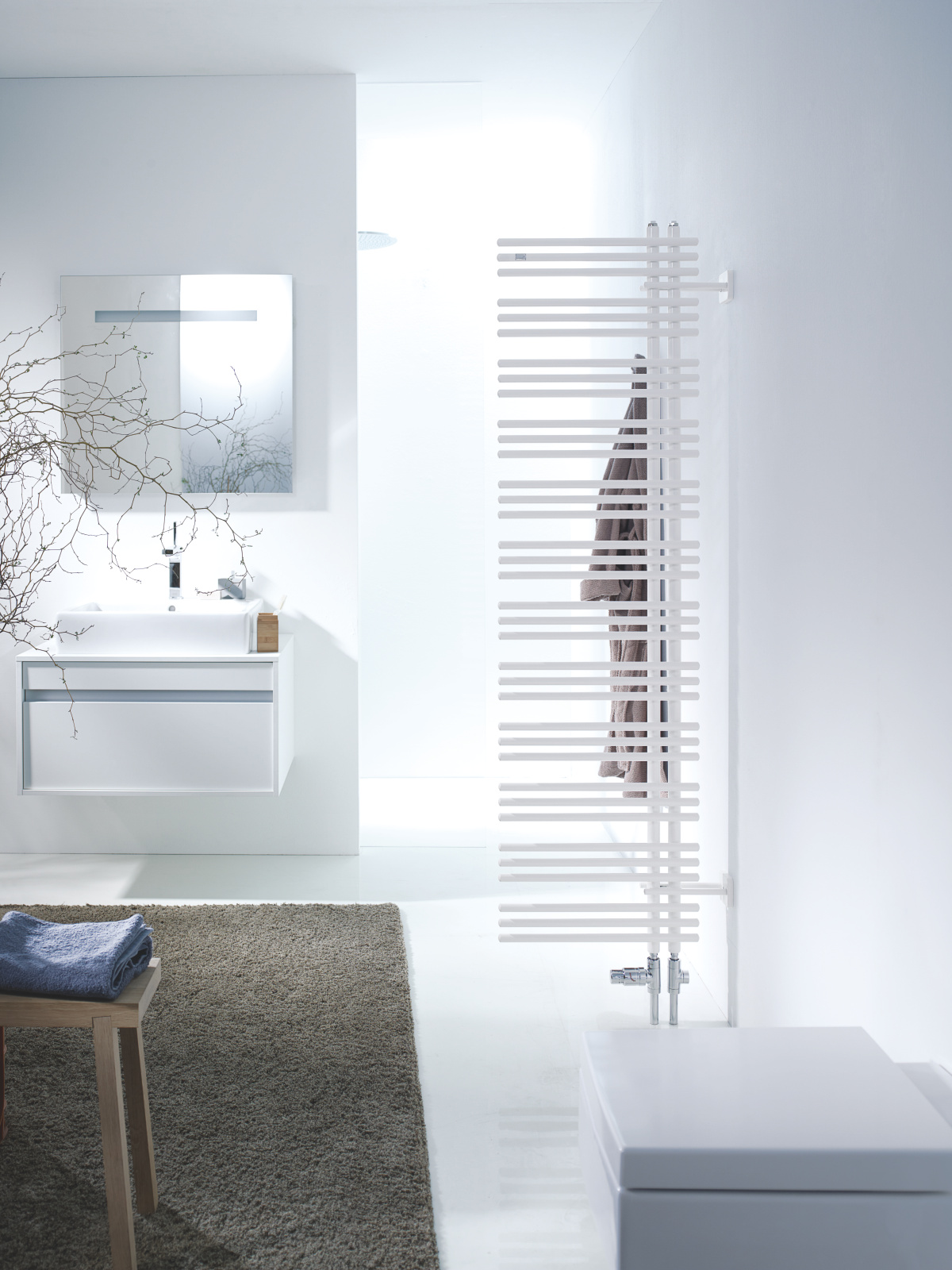 Cut-Out Zehnder Yucca Asym Decorative radiator Front view