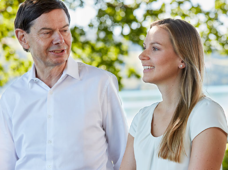 Hans-Peter Zehnder a jeho dcera Milva Inderbitzin-Zehnder ve venkovním prostředí